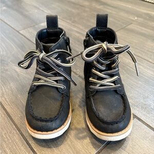 Toddler 6 Black Lace-Up High-Top Shoes